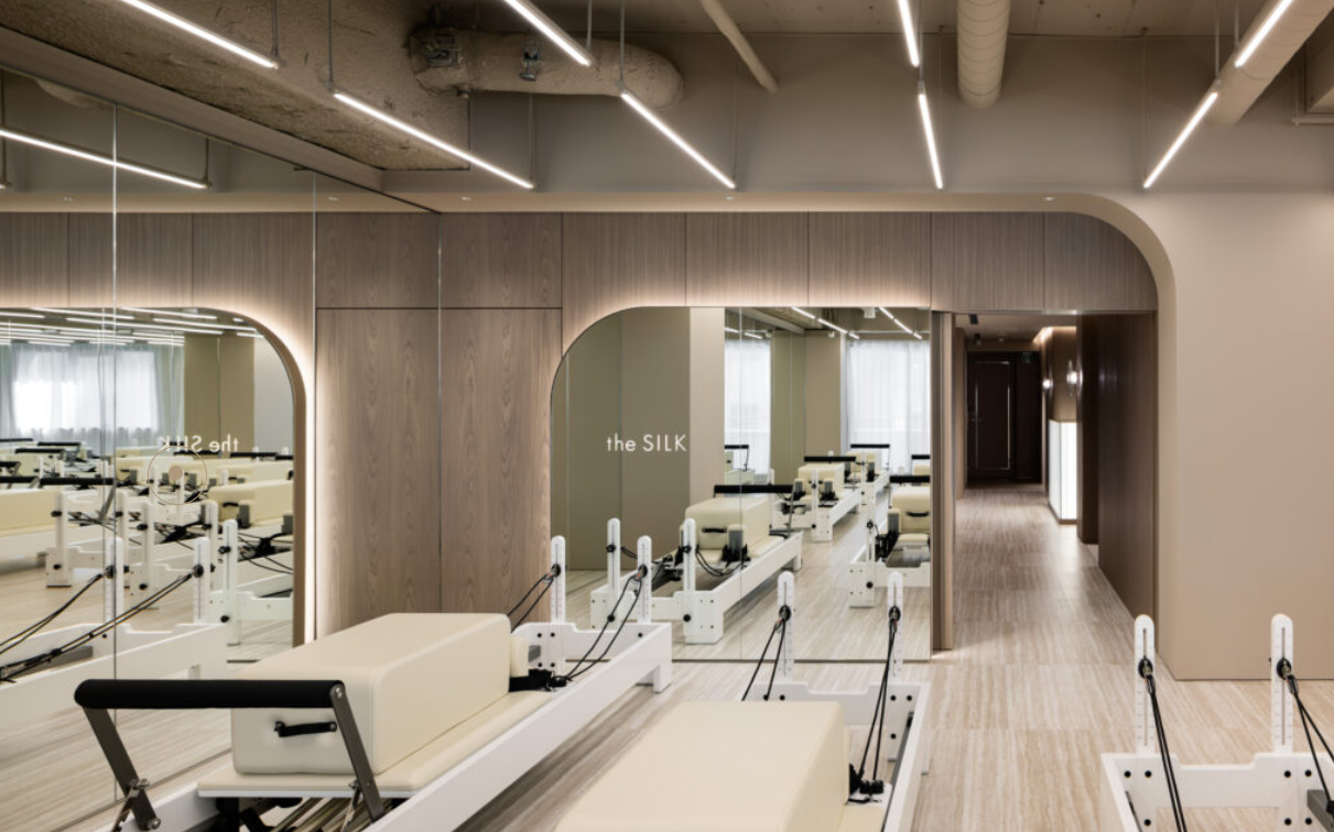 the SILK(ザシルク)　店舗内