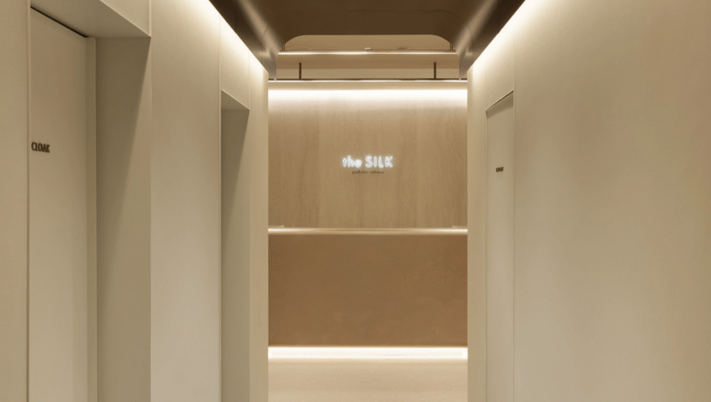 the SILK(ザシルク) 店舗内