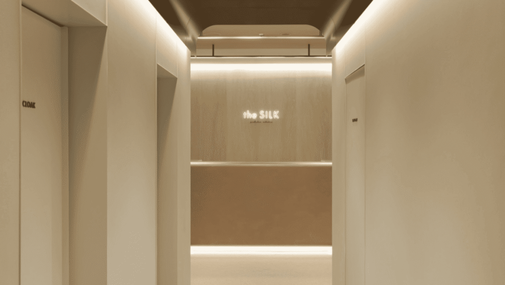 the SILK(ザシルク) 店舗内